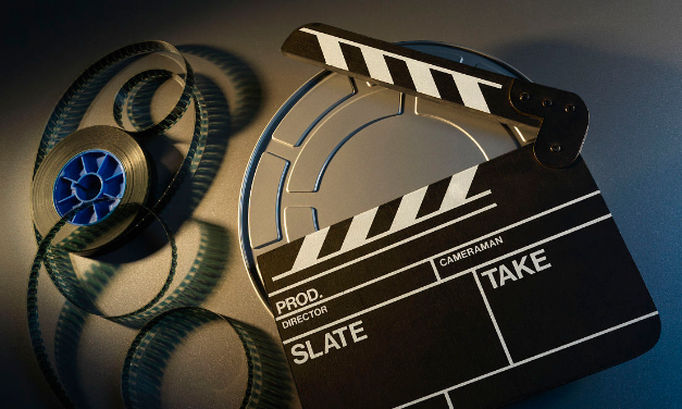 电影的导演、制片人、监制、编剧、策划、出品人等都是干什么的？大小顺序是什么