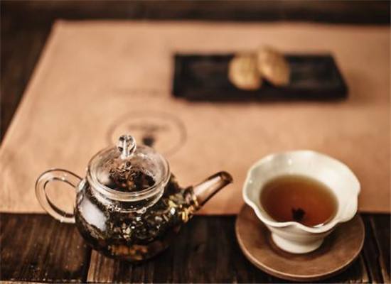 蒲公英水能和红茶一起喝吗