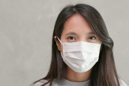 抗疫已经取得重大战略成果,我们为什么还要戴口罩？