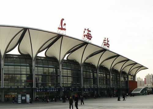 上海火车站有人工售票窗口吗?