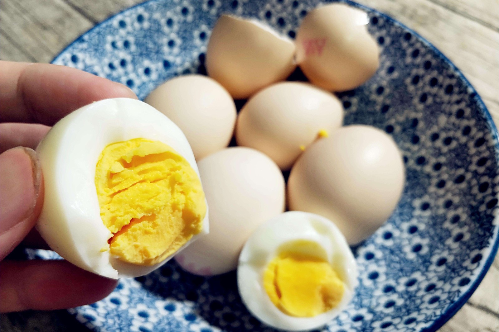 水煮鸡蛋需要煮多久最好吃？看完惊呆了！