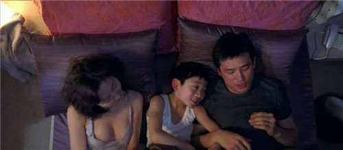 韩国电影《偷情家族》剧情介绍：一家人上演集体婚外情的故事