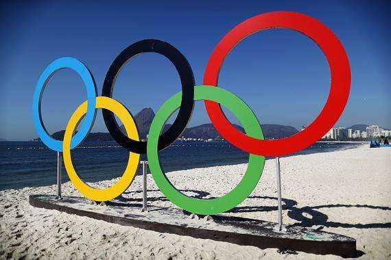 奥运会会旗上五个圆圈代表什么？